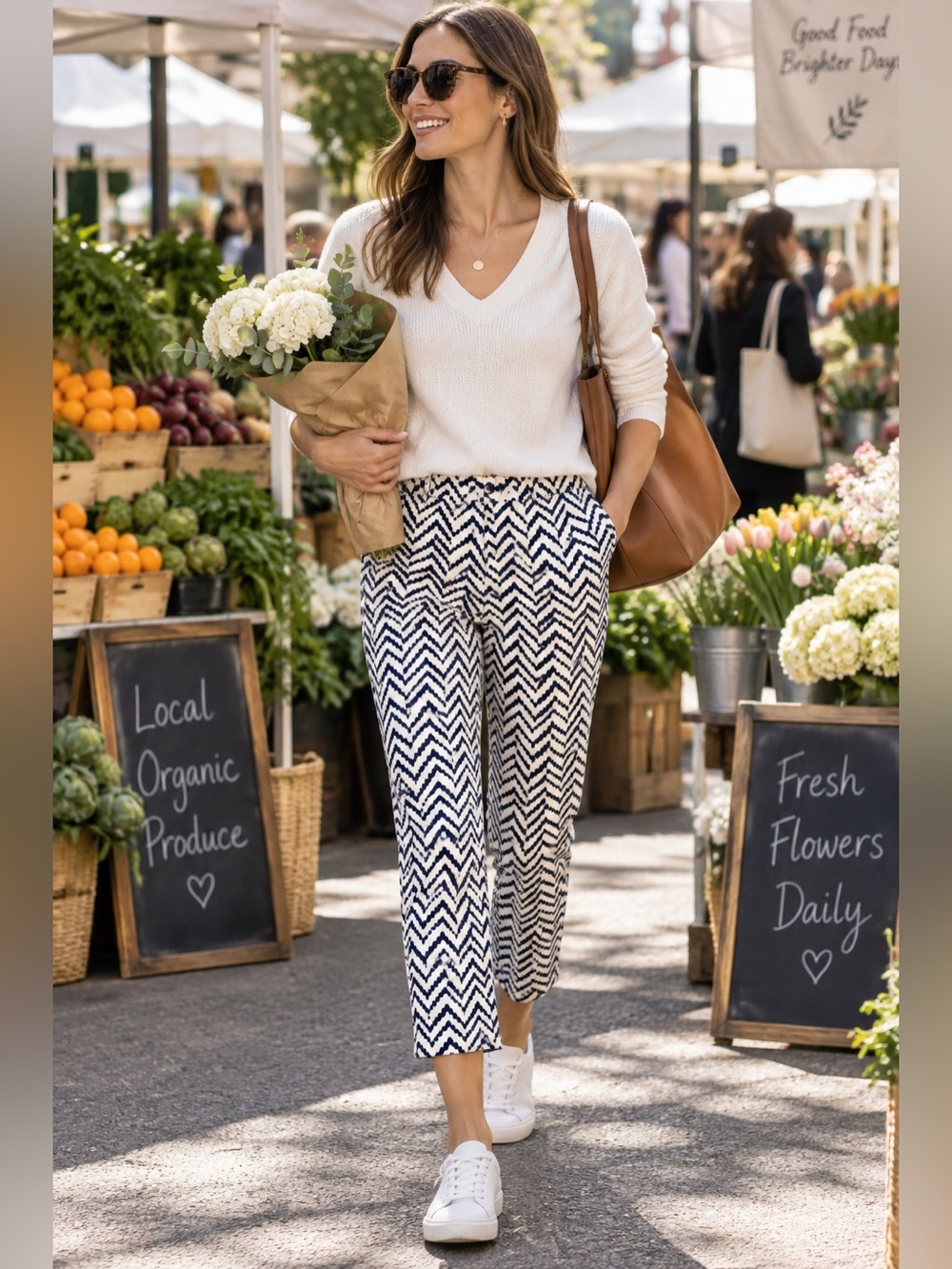 Ann Taylor Navy blue and White Chevron Print cropped trouser Pants size 6P